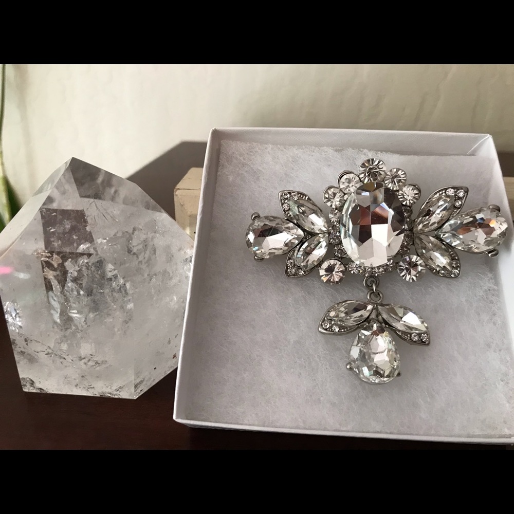 Sweet jeweled hair piece